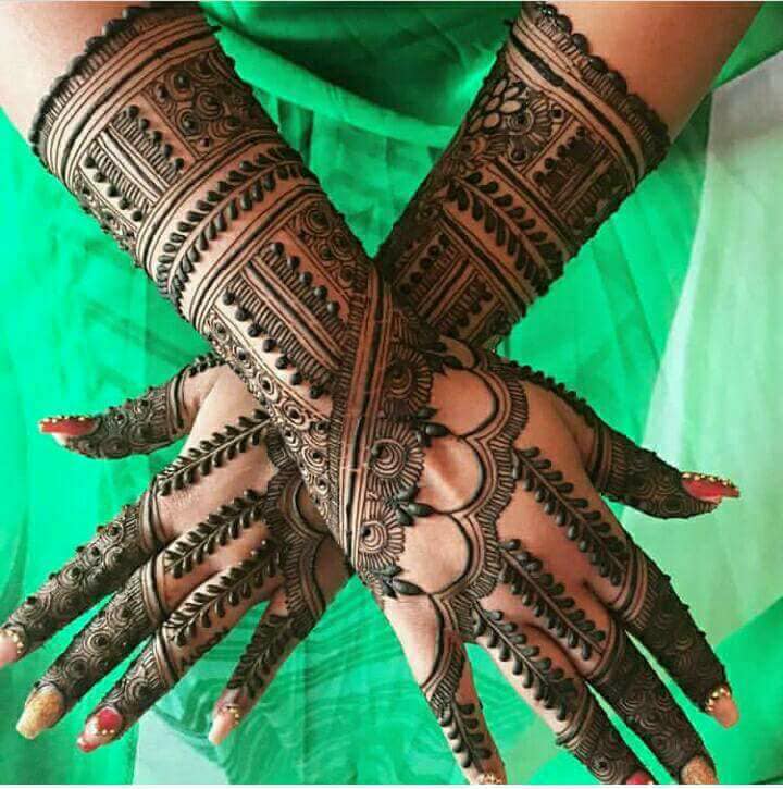 Mehndi-Designs-For-Eid-Daytimes-15