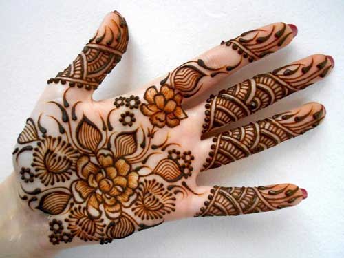 Latest-Mehndi-Designs-For-Eid-Daytimes-26