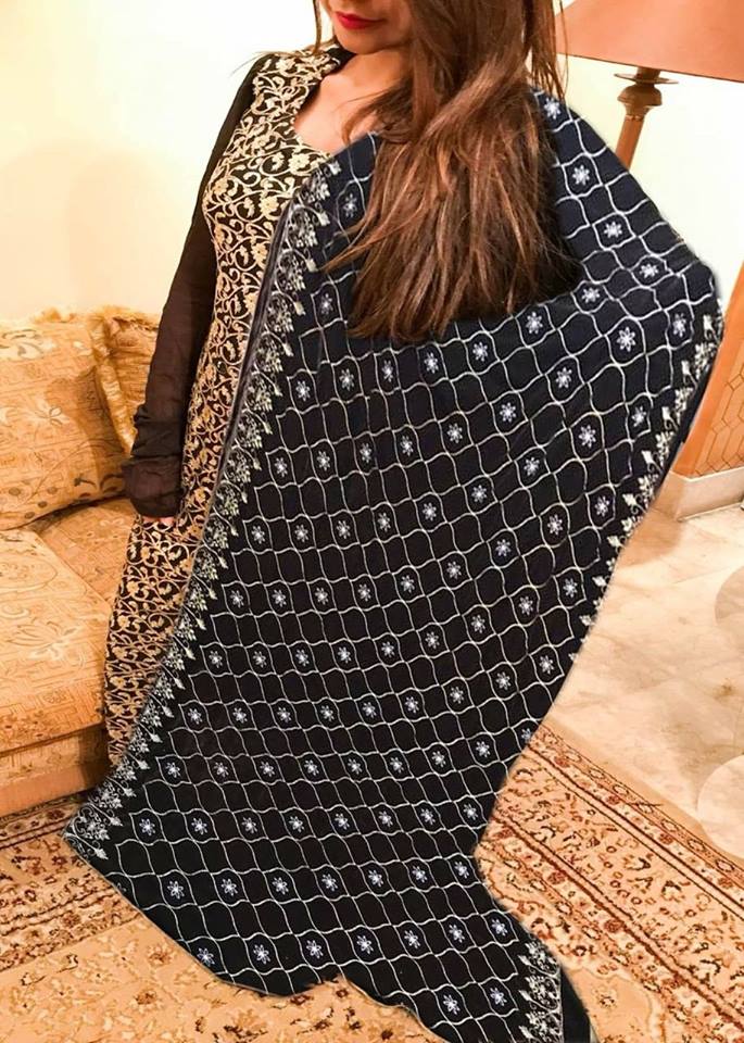 Pakistani-Velvet-Shawls