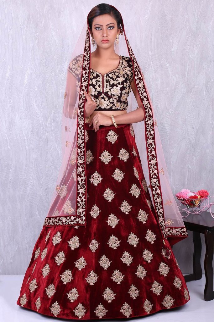 Pakistani-Velvet-lehenga